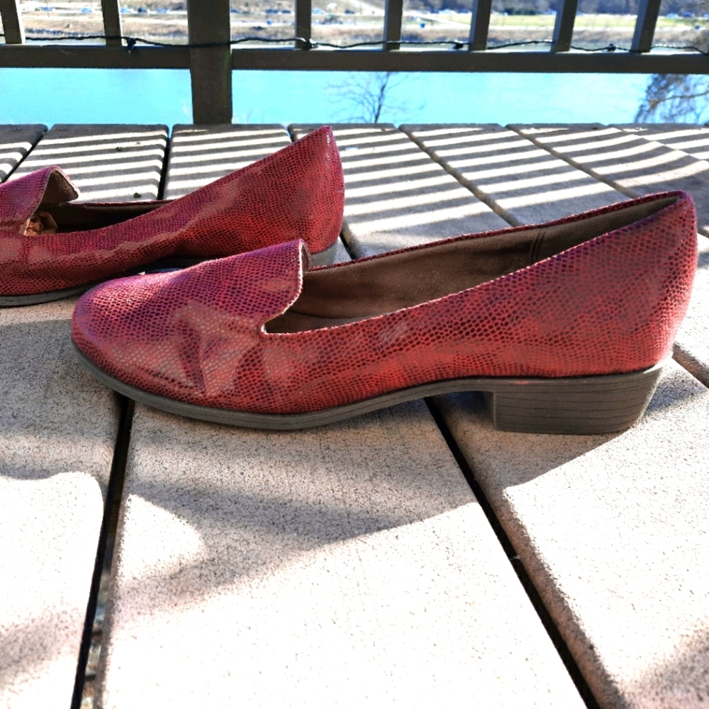 NWOT Natural Soul Comfortable Red Loafers 10W